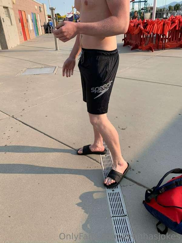 Nice day at the pool 🍆💪