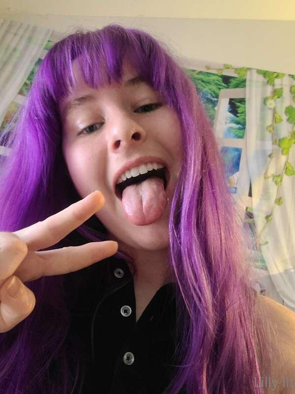 So I dyed my hair purple (: 💜