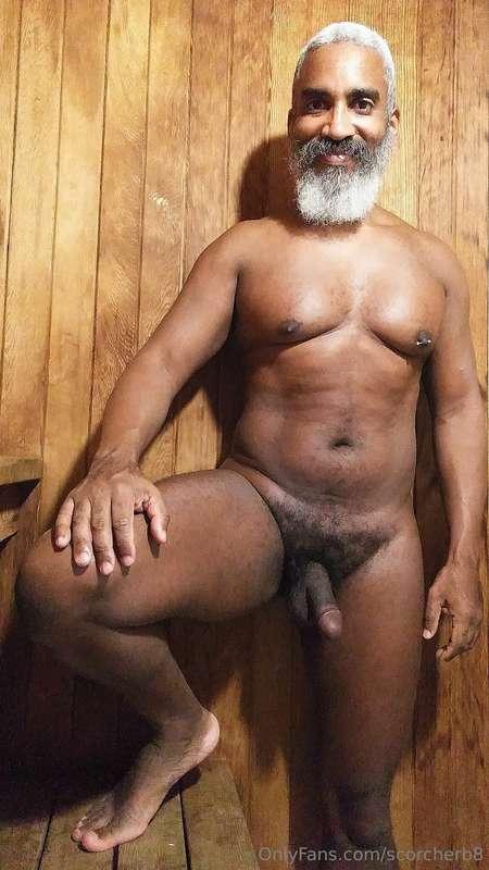 Sauna Saturday!  #beard #musculardaddy #gay #feet #gaycruisi..