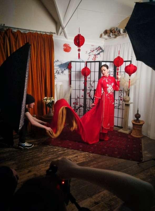 Had my own personal skirt wafter at my Asian Fusion event la..