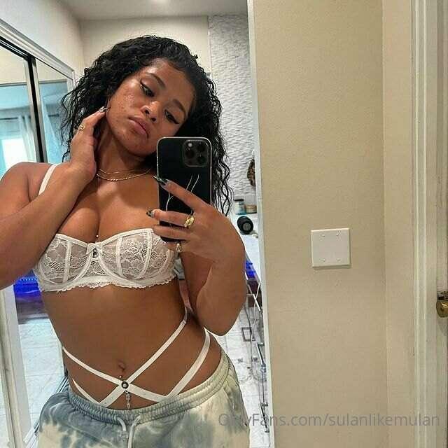 Send me a DM and lets have some fun.🥵