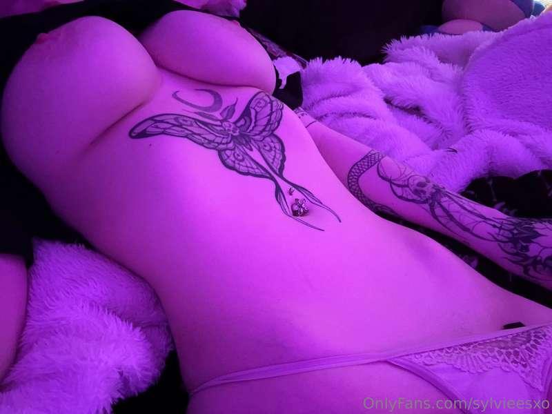 sylvieesxo image #1