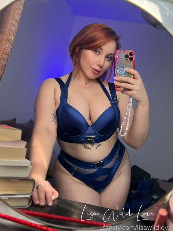 You can use them as a pillow if you want 😳 wouldn't that be sweet and naughty at the same time?

#fyp #curvy #ginger #lingerie #milf 