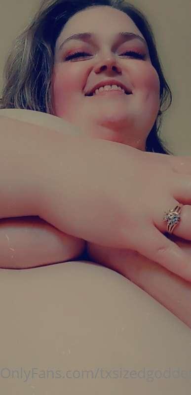 Happy Titty Tuesday my sexy lovers!!!