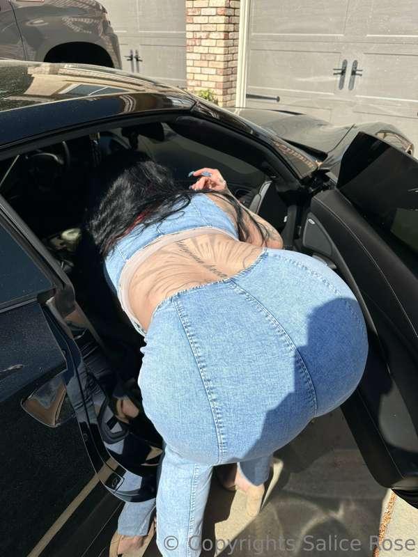 Getting in the car looks a little like this…😈💦