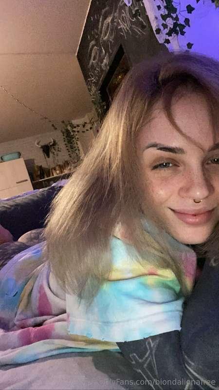 cozy sunday mod 🙈 watch netflix, order some food and snuggle..