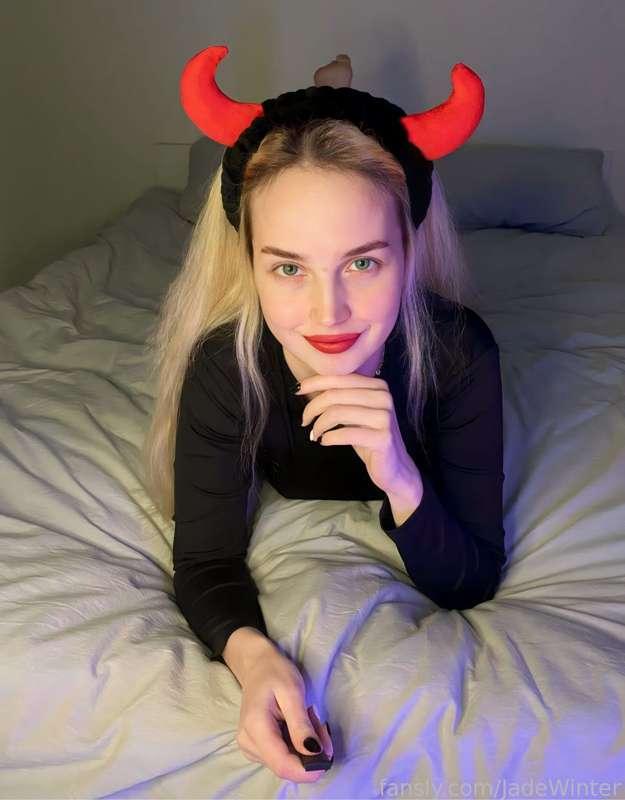 THE LOOKS OF ANGEL 👼🏻 THE SLUTTINESS OF A LITTLE DEVIL 😈

SHE WANTS TO PLAY WITH DADDY! 🥺

fans.ly/r/emily_snowww

Sweet Emily misses you, will you make her happy?

SHE'S GOT A LOT TO PLEASE YOU:

🍭 Passionate sexting with JOI
🍬 Amazing customs
🍭 Personal dickrate
🍬 And her sweet body

fans.ly/r/emily_snowww

#fyp #cute #daddysgirl #egirl #teen #blonde #smalltits #petite #ddlg