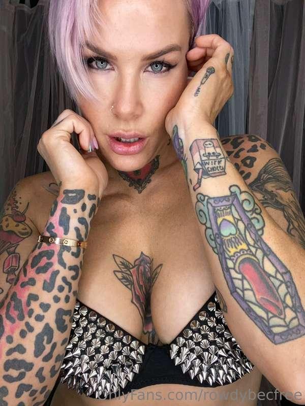 Subscribe To My VIP Account @rowdybec For:
🔥 XXX Rated Conte..