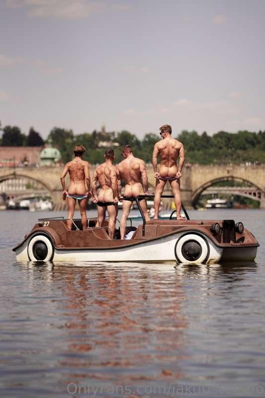 Boys it town😁

Causinh troubles in prague with @danielknight..