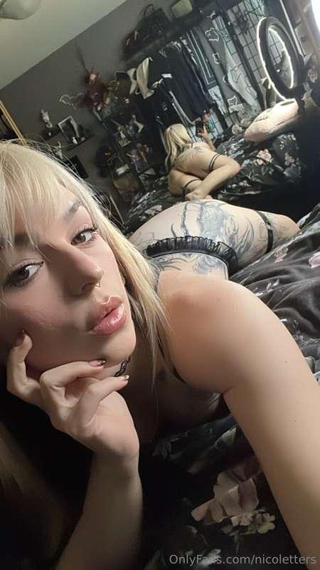 Some cute indulgent pics in sheer lingerie~

Plenty of ass i..