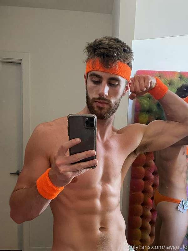 Do you want a private show? CHECK DMS 🧡