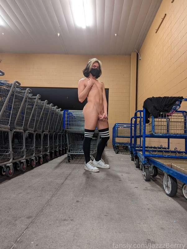 Are you gonna put me in your shopping cart?

#fyp #public #femboy #twink #sissy #trap #risky #daring #exhibitionist