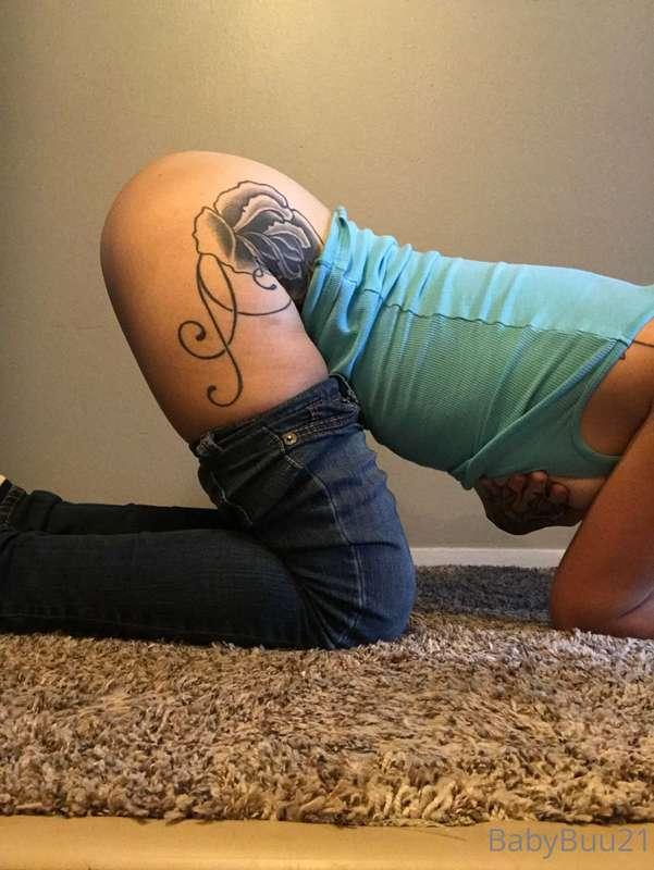 Preparing for Daddy to come home. 💋
