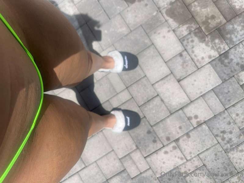 DM me if you wanna peak underneath 😈