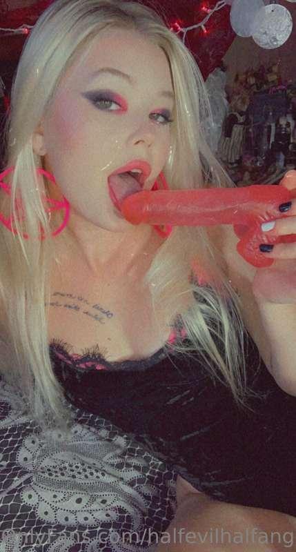 Want me to send you something super slutty?🫦🍆🍆
I’m definitel..