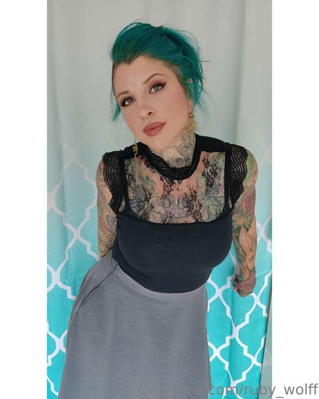 Feeling cute in my work clothes. ♥️