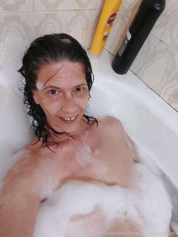 Hello guys !!!, starting the week with a bubble bath, would ..