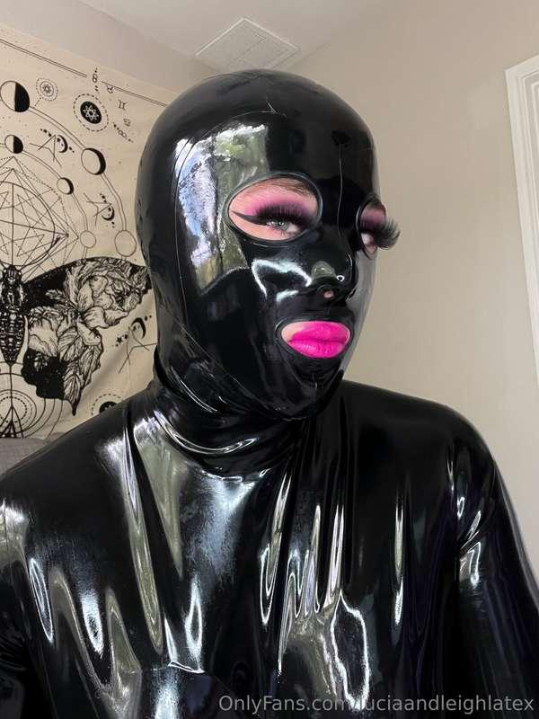 I've missed the pink & purple makeup! I feel like such a sex..