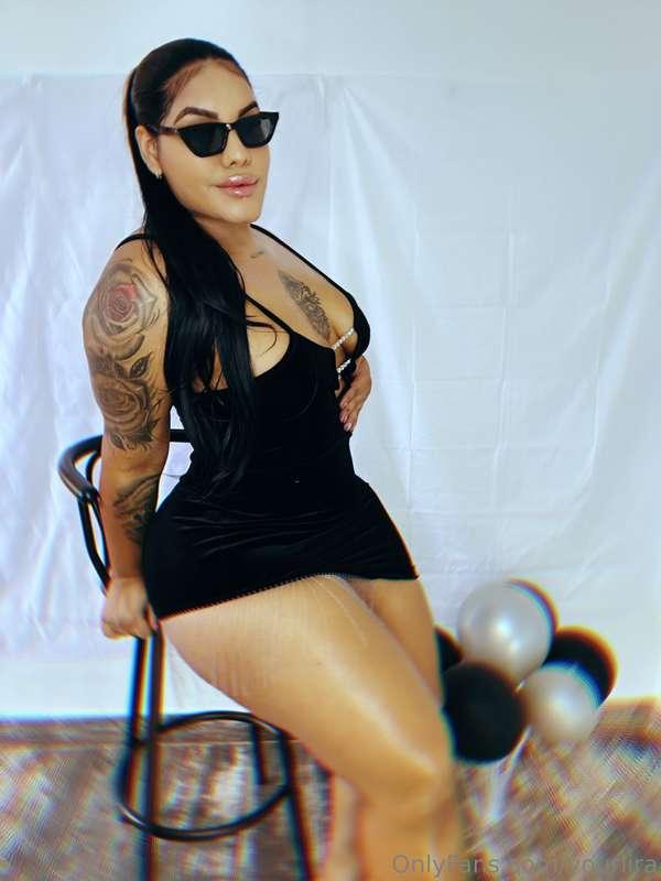 Time to dance on the table 🖤🖤🖤