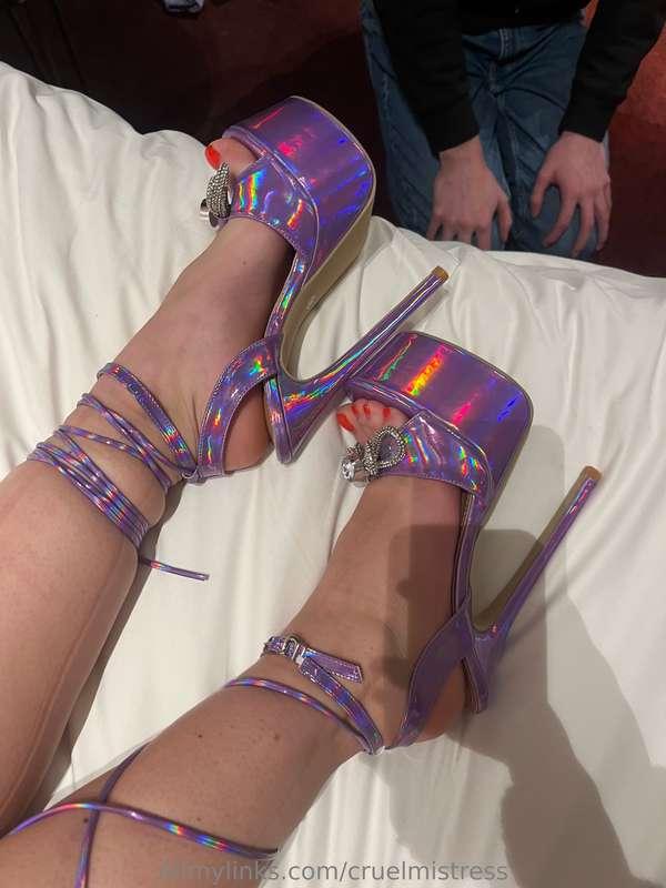keep losing to My feet 🦶🏻