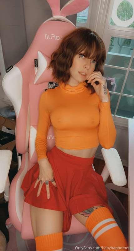 if Velma were an e-girl :3
sorry I've been a little quite on..