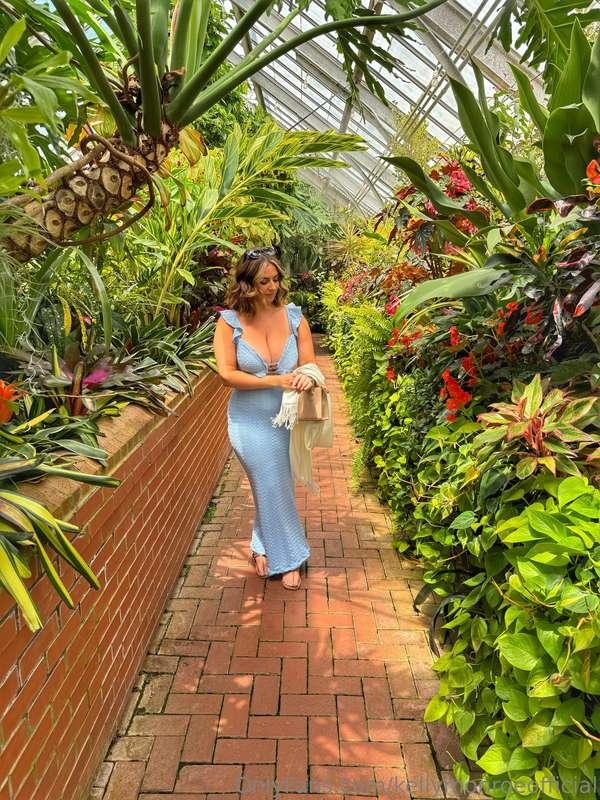 kellymonroeofficial image #1