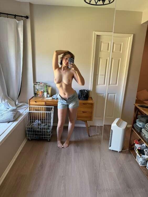 Don't forget to stretch 😘🍒