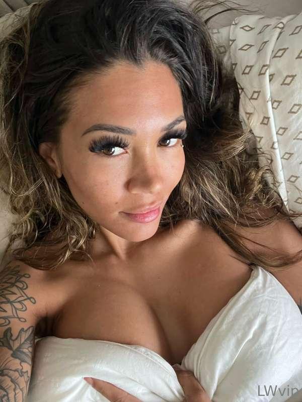 Hey, sexy! Get back in bed❤