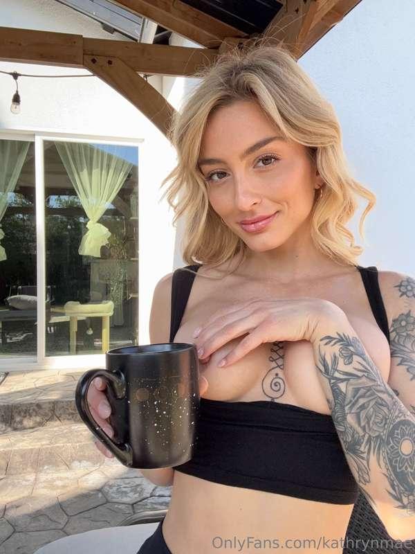 Want a cup of coffee and some nice boobs? 🤤