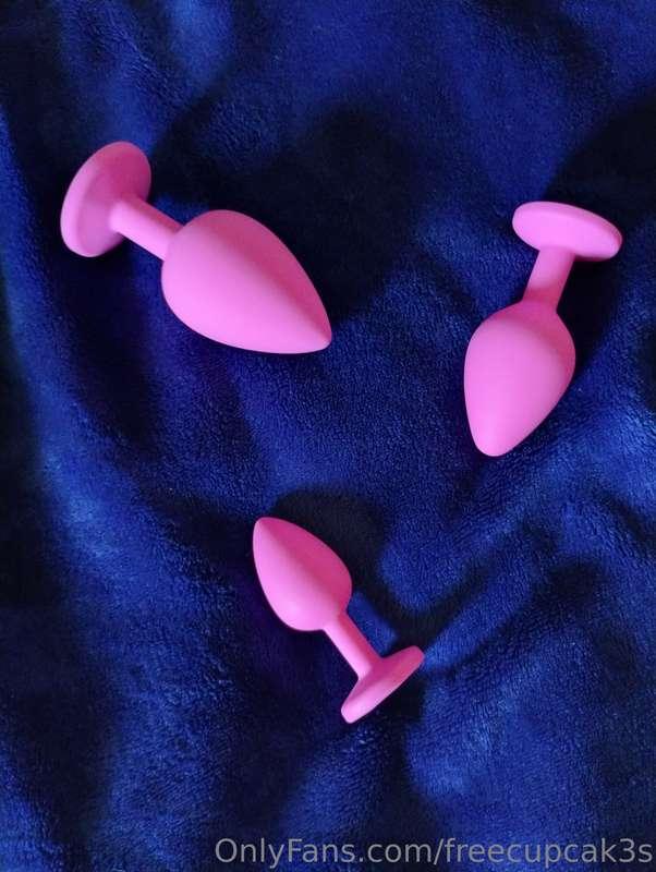 my new plugs are so pretty 🥺 unlock for 8 minutes of toys in..