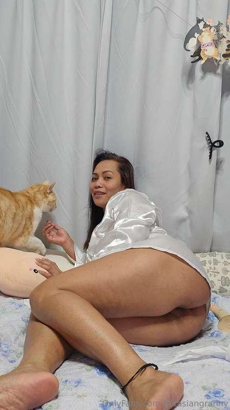 hotasiangranny image #1