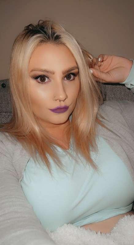 Feeling spicy. Dm what kind of content I should make tonight..