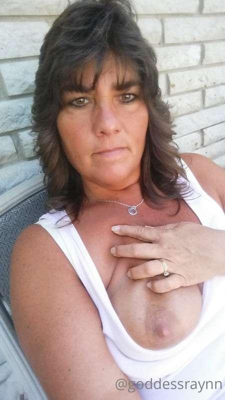 Damn it’s hot out !! I sure could use some cooling off, my a..