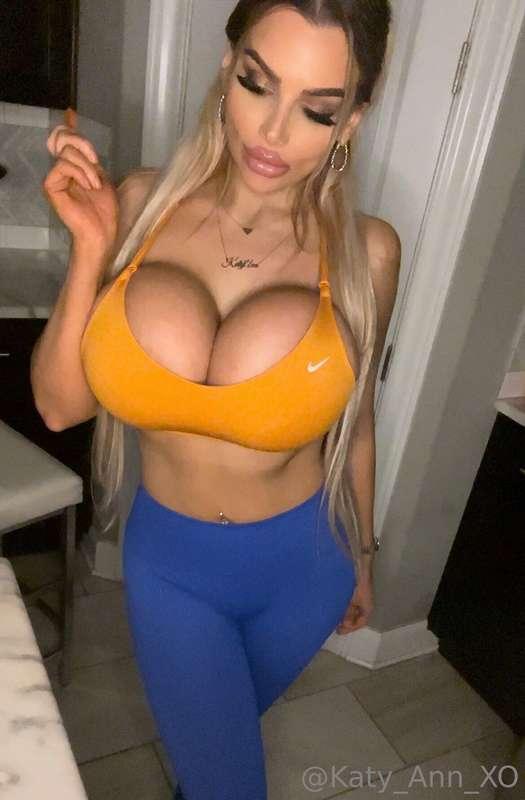 Outfit on point...agree, daddy? 😏