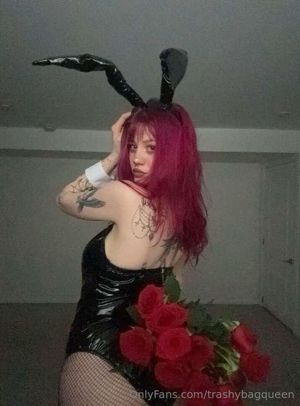 Fresh flowers are the best, don't you agree? xx