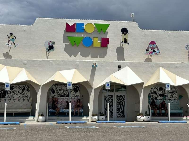 Finally going to see the ORIGINAL Meow Wolf in Santa Fe! 
