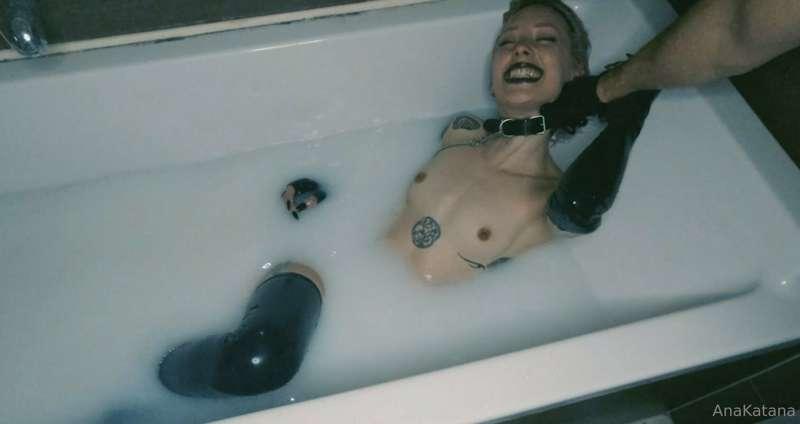 Throwback Tuesday: to my latex milk bath! Gonna reshoot this..