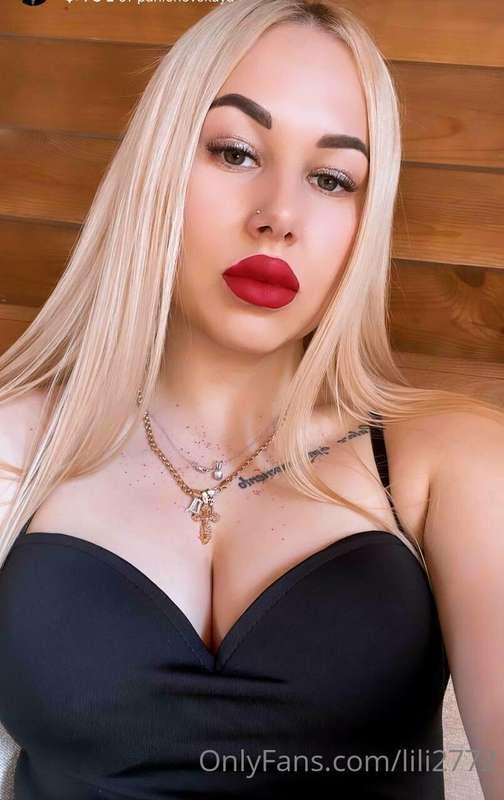 Hi!! Let's get acquainted, my name is Lili. I am a very chee..