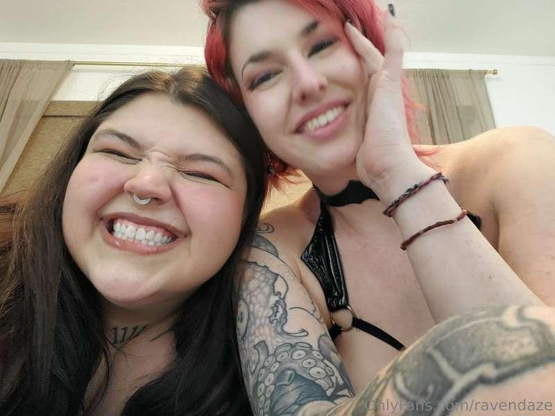 👩🏻‍🦰💕👩🏽