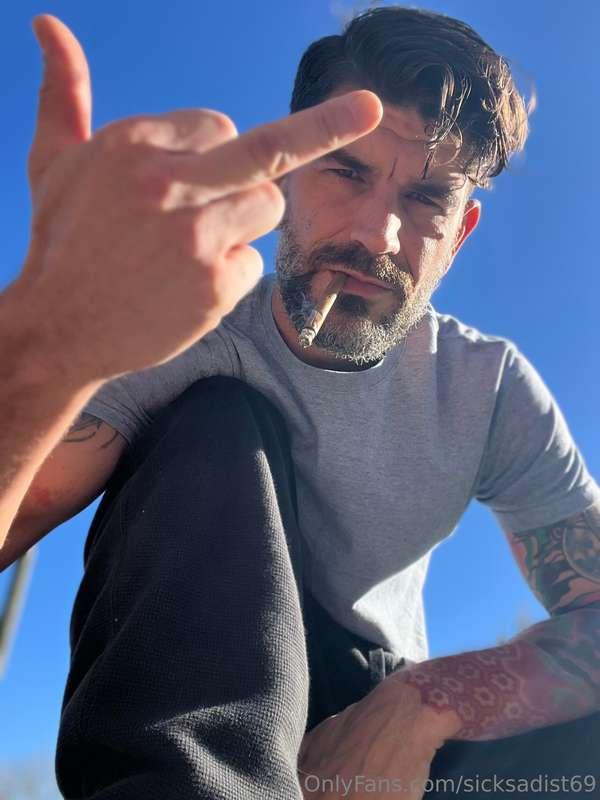 Happy Sunday fuckers 