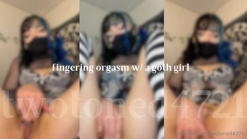 fingering orgasm w/ a goth girl─── ･ ｡ﾟ☆: .☽ . :☆. ───rubbin..