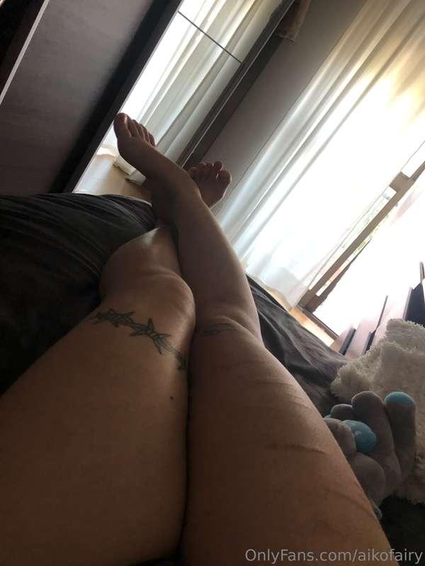 ✨🍑🦶🏻