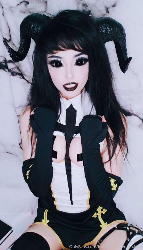 If you were a demon, what color would your eyes  be?? I abso..