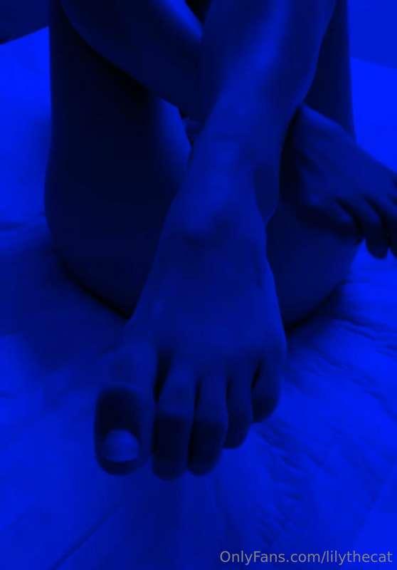 My feet need some TLC, will someone lick them for me??