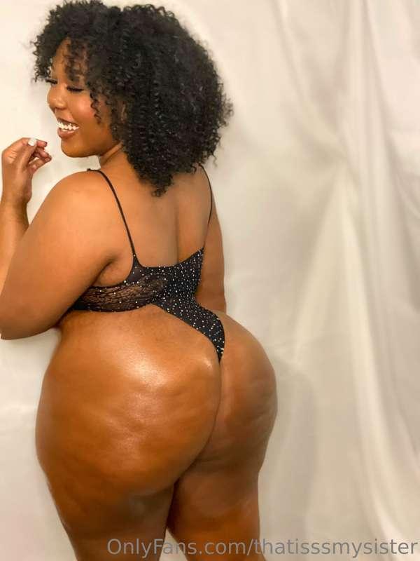 I love my cellulite and stretch marks ✨🤎comment your favorit..