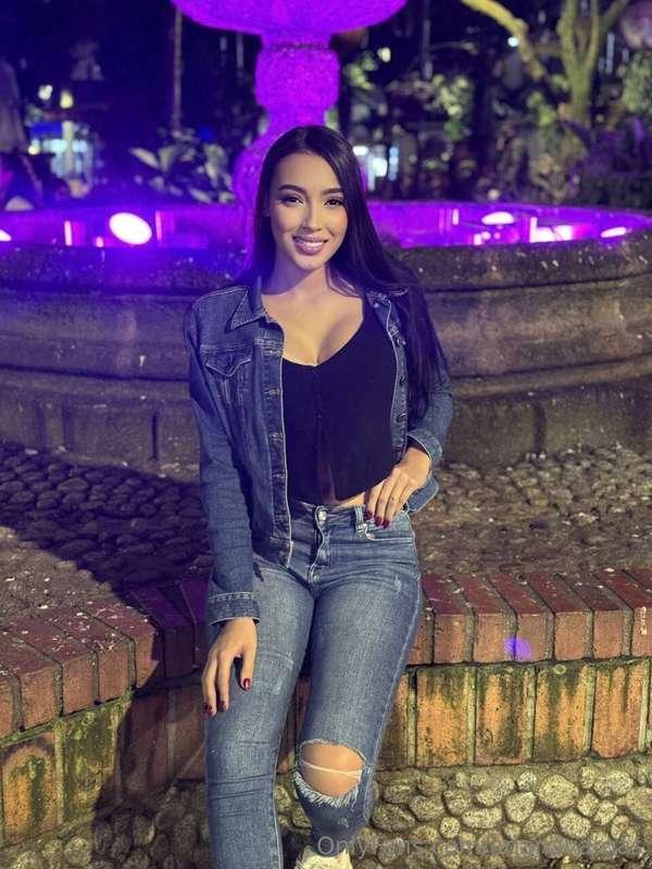 Dressed in black, thoughts darker. 🖤
