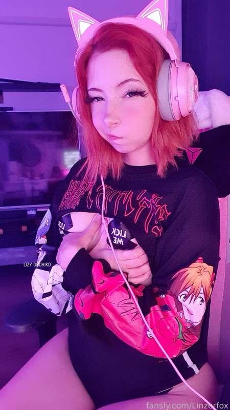 Can you hold them for me? :3