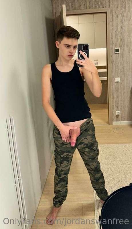 🔥 @kleinenvladvip 🥵 

Vlad is skinny Ukrainian 🇺🇦 twink boy ..
