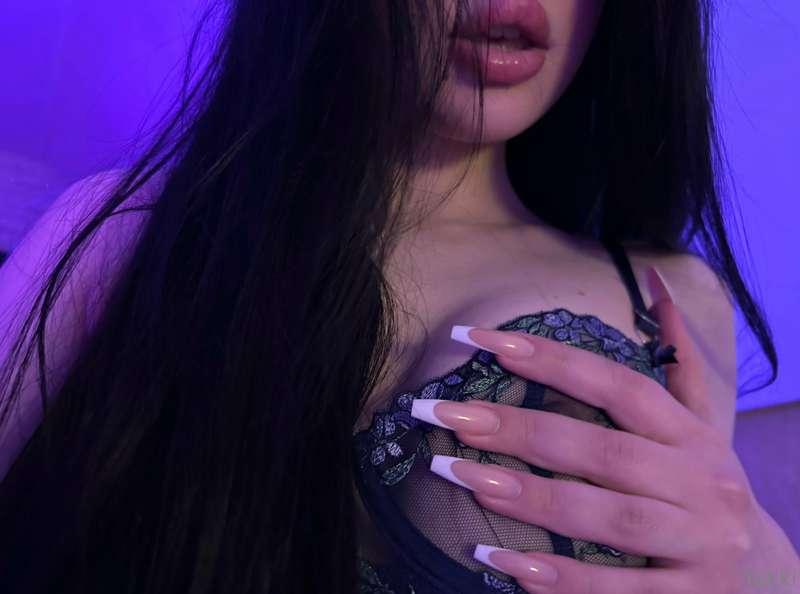 Do you know what to do to get me to take my hand away?👄👄