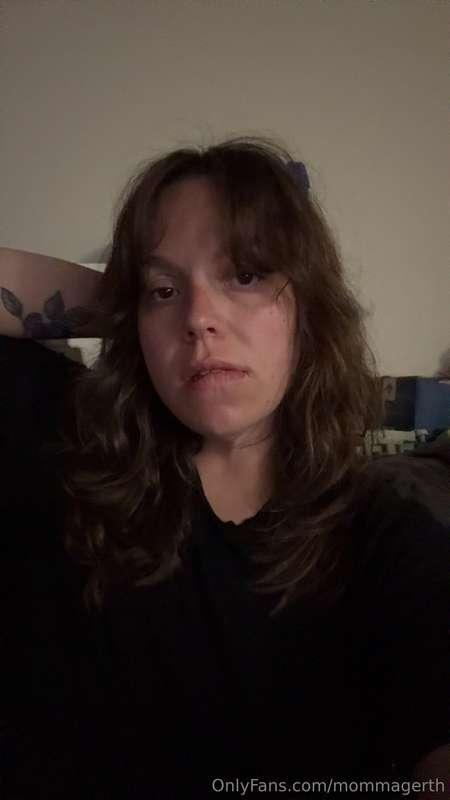 I’m so fucking horny tonight. Talking @papagerth into lettin..